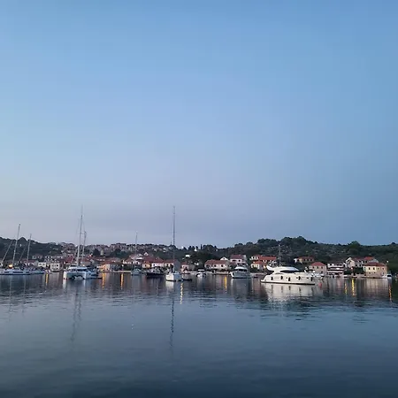Gaga Kaprije, Sibenik Apartment *